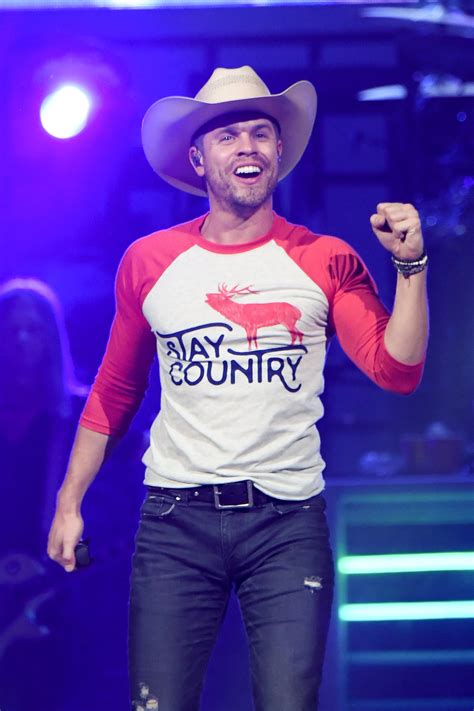 Dustin Lynch Sexy