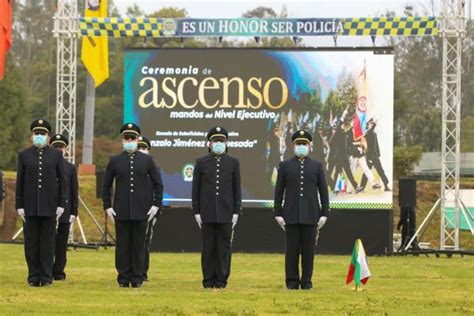 Ascenso De Un Personal De Nivel Ejecutivo E Ingreso Al Grado De