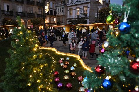 Navidad En Pontevedra El Poblado Navide O Llena De Luz Y Color A