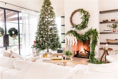 25 Christmas Decorations and Holiday Décor Under $100