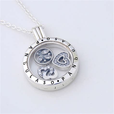 Collier Et Pendentif En Forme De Petit M Daillon Flottant Pour Femmes