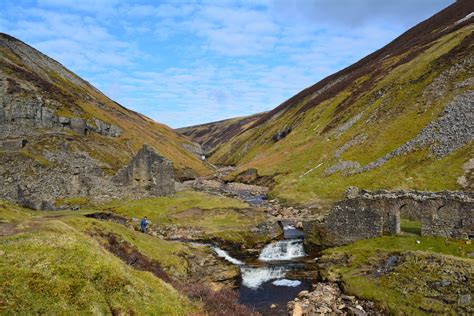 Yorkshire Dales Villages Gunnerside Swaledale — Muddy Boots Walking