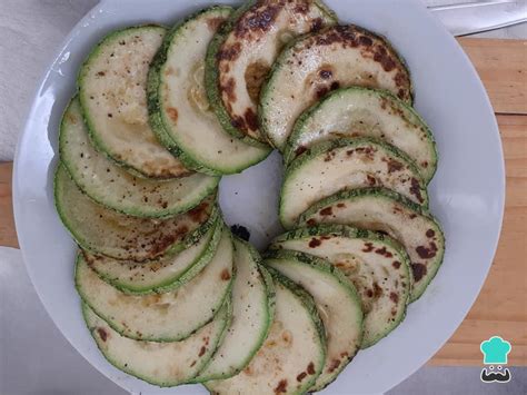 Abobrinha gratinada DELICIOSA molho branco e muçarela