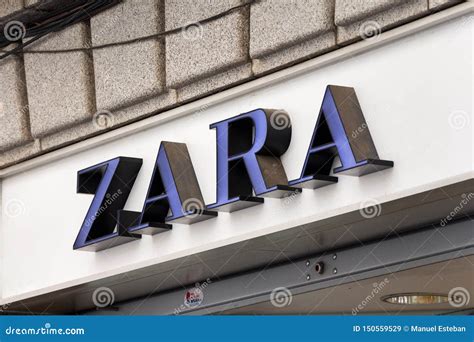 Logotipo De Zara Na Loja Do ` S De Zara Imagem De Stock Editorial