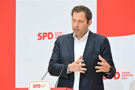 Landesparteitag In Sachsen Spd Chef Lars Klingbeil Besucht Neukieritzsch