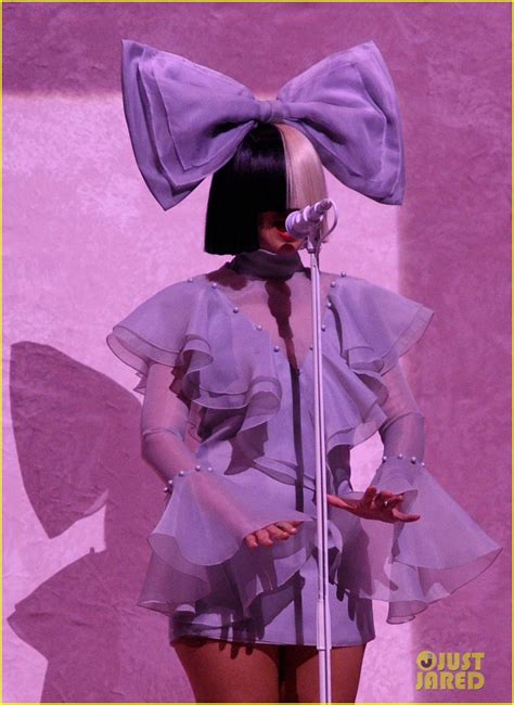 Sia Performs Cheap Thrills Live On American Idol Video Photo