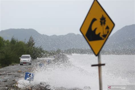 Bmkg Imbau Kapal Nelayan Waspadai Gelombang Meter Di Laut Sawu