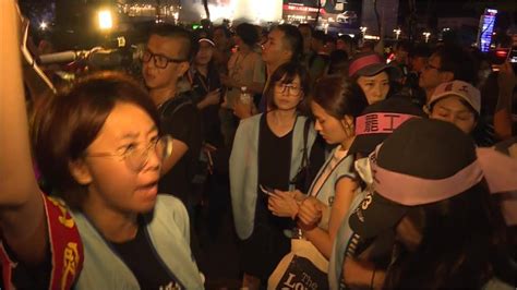 長榮無限期罷工 近千名空服員徹夜包圍總部 民視新聞網 Line Today