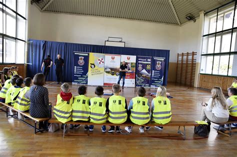 Trwają warsztaty i prelekcje na temat BRD w szkołach na terenie powiatu