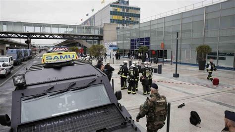 Attaque D Orly L Enqu Te Se Penche Sur Le Parcours Et Le Profil De L