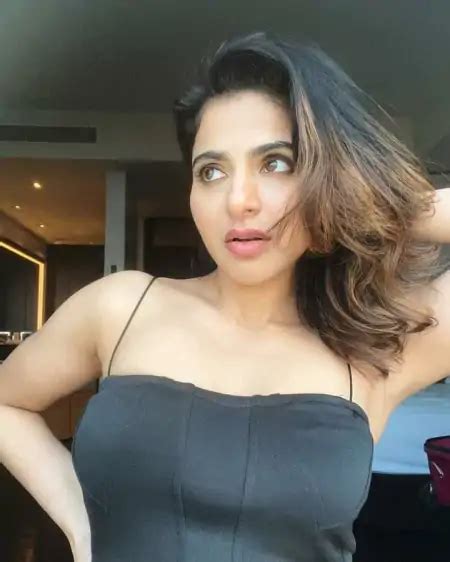 Iswarya Menon Looks Hot And Glamorous In Latest Pics