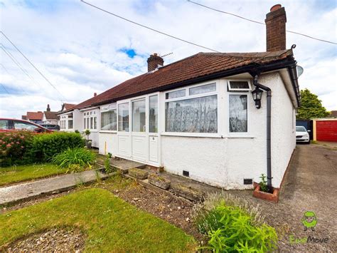 Barry Avenue Bexleyheath Da7 5lj 2 Bed Semi Detached Bungalow £425000