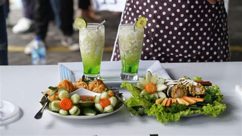 Memperingati Hari Ibu Universitas Pendidikan Nasional Gelar Cooking