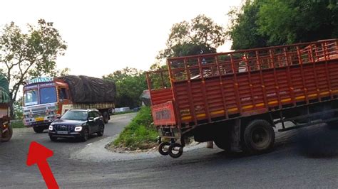 Ashok Leyland Load Lorry And Eicher And Car Crossing Dhimbam Hills Hairpin