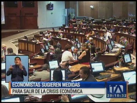 Economistas sugieren medidas para salir de la crisis económica Vídeo