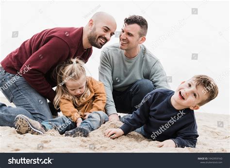 Im Genes De Gay Husbands Im Genes Fotos Y Vectores De Stock Shutterstock