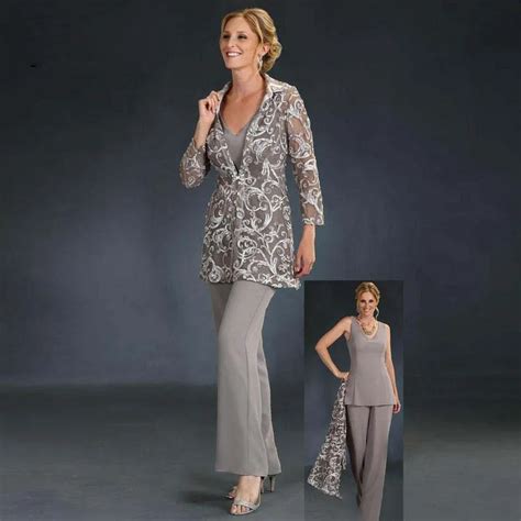 Elegant Long Sleeves Lace Mother Of The Bride Pant Suits With Jackets V Neck Wedding Guest