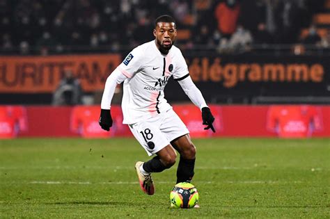 PSG Riolo Trouve Que Wijnaldum Est Un Flop Sport Fr