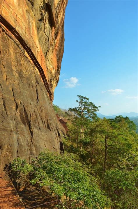 Sigiriya Löwe Felsen Ein Riesiges Felsplateau Im Zentralen Teil Von Sri