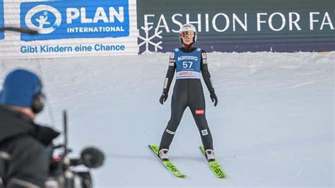 Saut à ski Lillehammer sur son petit nuage Joséphine Pagnier gagne