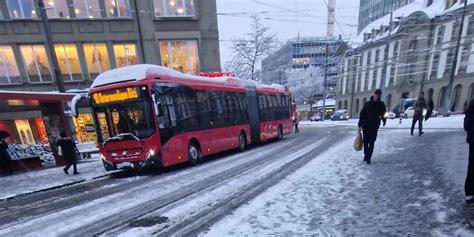 Grund für Verspätungen Bernmobil besitzt gar keine Schneeketten