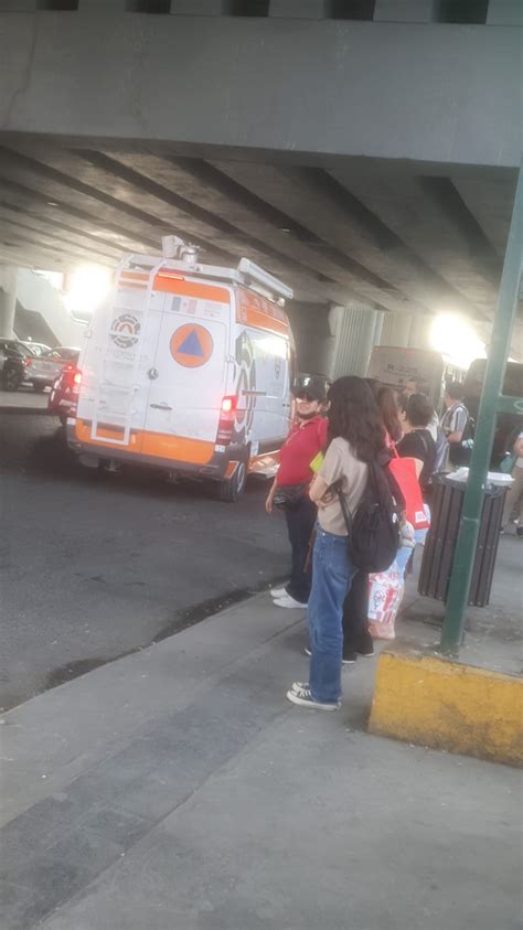 Se Lanza Hombre A Las V As Del Metro En Estaci N Cuauht Moc