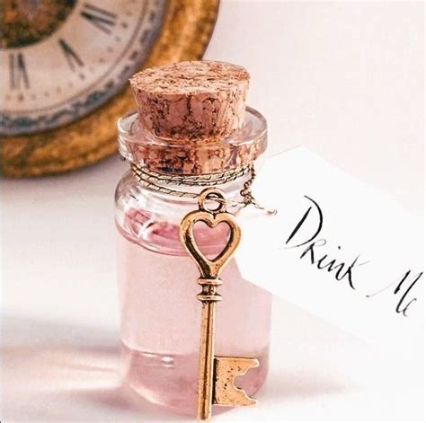 Drink Me Potion Fairytales Bijoux De Sorci Re Th Me Alice Au Pays