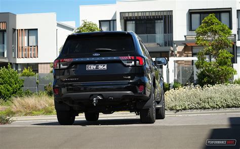 2023 Ford Everest Platinum Cornering Performancedrive