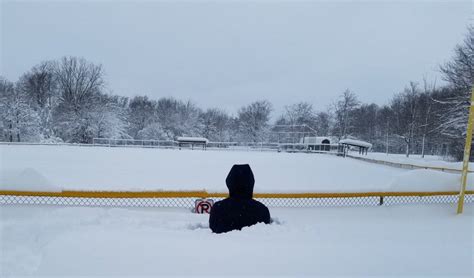 Lake Effect Storm Buries Erie Pennsylvania In 5 Feet Of Snow •