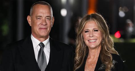 Tom Hanks Screams At Fans, Rushes To Wife Rita Wilson's Rescue