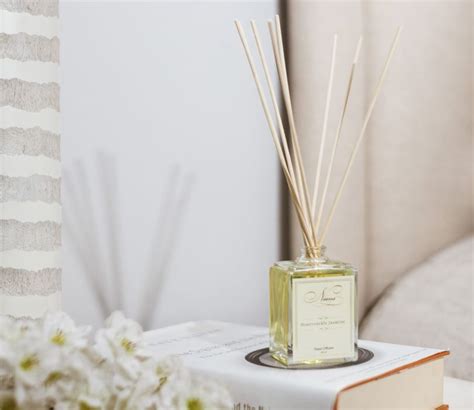 Buy Honeysuckle Jasmine Aroma Reed Diffuser Online In India At Best