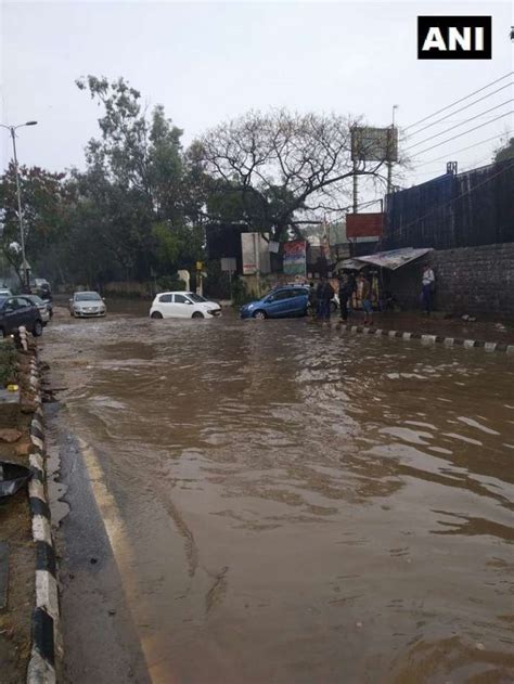 Heavy Rain Thunderstorm Lash Delhi Ncr Flights Trains Delayed Traffic Congestion In Parts Of