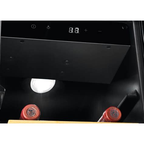 Встраиваемый винный шкаф 82 см Встроенный винный шкаф | Electrolux