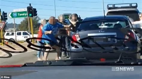 Violent Road Rage Incident Unfolds In Broad Daylight At A Busy Perth Intersection Daily Mail