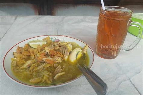 Soto Ayam Khas Surabaya Unik Berpadu Taburan Kripik Kentang