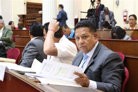 Congresista Esdras Medina presentó hasta el momento 32 proyectos de Ley