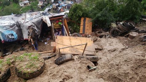 Tragedia En Tijuana Dos Hermanitas Mueren Al Quedar Sepultadas En Su