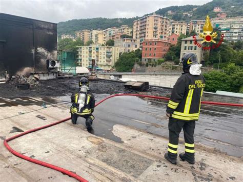 Principio Incendio Nel Tetto Palazzina Sul Posto I VVF Liguria Notizie