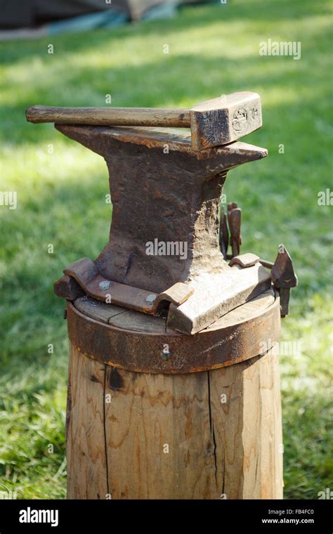 Worn Iron Anvil And Hammer Stock Photo Alamy