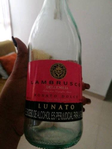 Lunato Lambrusco Dell Emilia Rosato Dolce Vivino Us