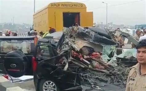 Delhi Meerut Expressway Accident Leaves 6 Dead