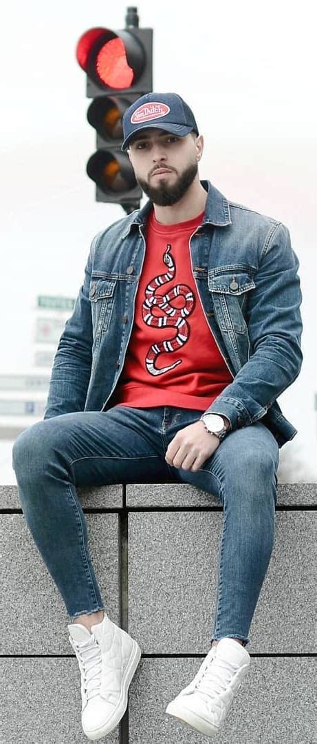 10 Captivating Crew Neck Outfit Ideas for Men to try in 2020