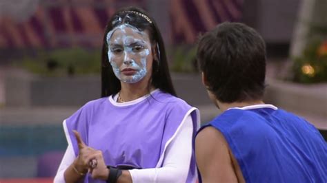 Foto Bbb 23 Larissa Deu Torta Na Cara De Gabriel Fop Durante O Jogo Da Discórdia Purepeople