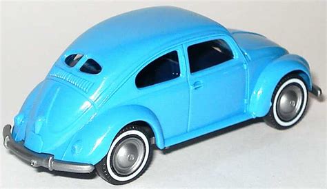 VW Käfer Brezelkäfer hellblau Wiking 83007 in der 1zu87 Modellauto