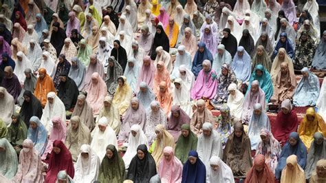 Shalat Tarawih Pertama Jelang Puasa Ramadan Di Istiqlal Vlix Id