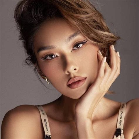 Rich kid Thảo Nhi Lê gây bão khi tung bộ ảnh nude Home Ngôi nhà online của bạn