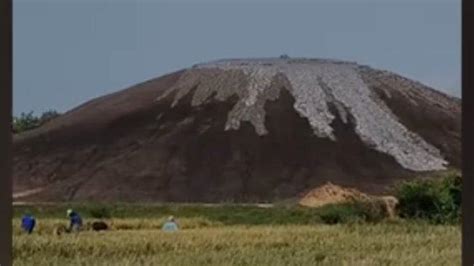 Viral Muncul Gunung Baru Di Grobogan Pasca Gempa Bawean Ini Penjelasan