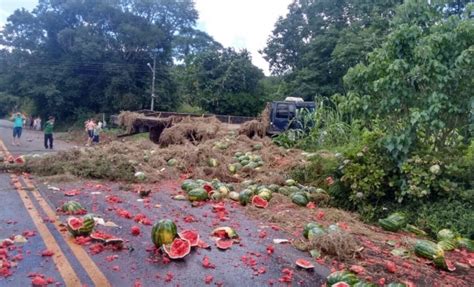 Sa Da De Pista De Caminh O Carregado Melancia Em Peritiba R Dio