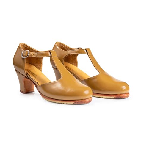 Zapatos De Folklore Modelo Delfina Camel