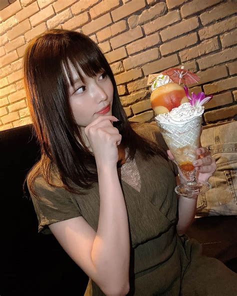 椿ゆかさんのインスタグラム写真 椿ゆかinstagram「おぱんてぃ桃パフェ🍑💕 脱がせまくって食べました🙈💓